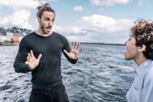 Warum wird man aggressiv, wenn man sich nicht verstanden fühlt? – Psychologische Hintergründe und Tipps für bessere Kommunikation.