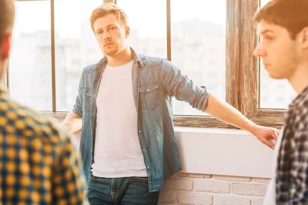 Warum kann man mit manchen Menschen nicht reden? – Mögliche Ursachen für schwierige Kommunikation und hilfreiche Strategien
