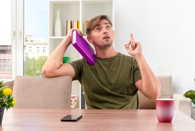 Wie Wird Man Schlagfertig? – Praktische Tipps, um spontan und selbstbewusst zu reagieren.