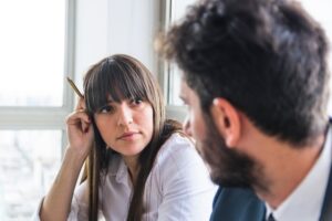 Probleme beim Zuhören – Ursachen und Tipps für besseres Zuhören