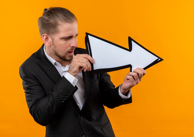 Wie Reagiert Man Auf Spitze Bemerkungen? – Souveräne Strategien im Umgang mit spitzen Bemerkungen.