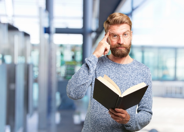 Wie nennt man jemanden, der nur an sich denkt? – Welche Begriffe und Eigenschaften egoistische Menschen beschreiben.